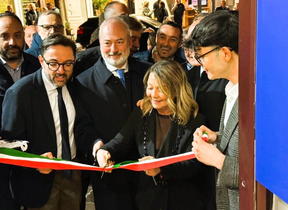 6954d5e59bacd418bc6008411e92ff17 L